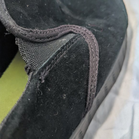 Sketchers GOGA MAX - Black Suede (Men's 10.5) - Picture 10 of 12